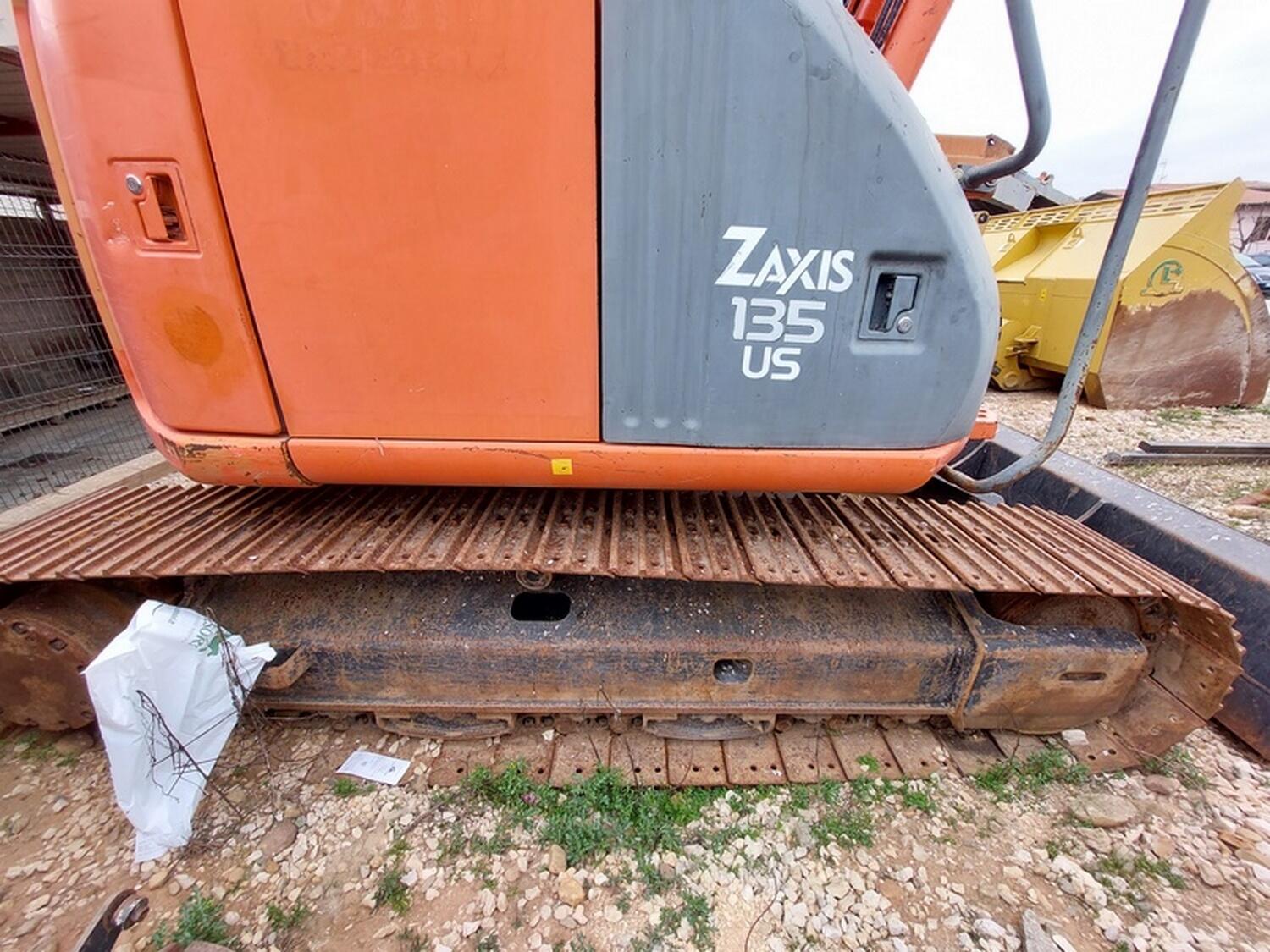 Lot Hitachi ZX135US crawler excavator