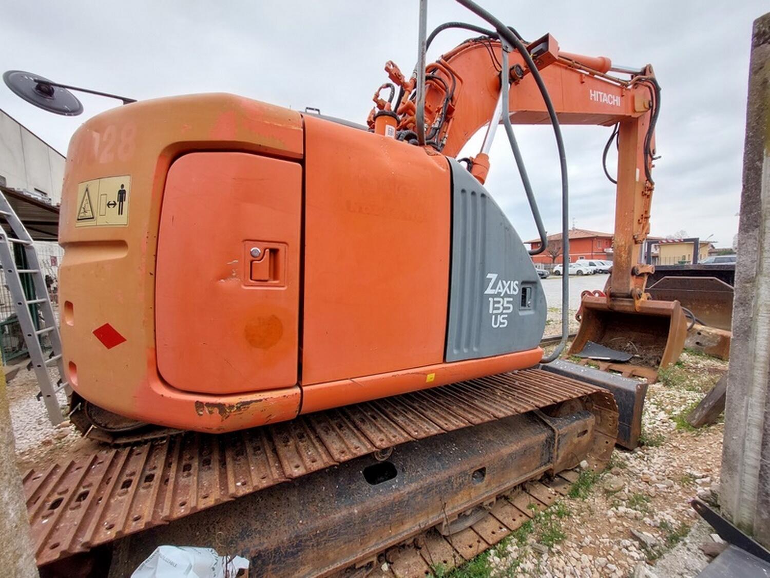 Lot Hitachi ZX135US crawler excavator