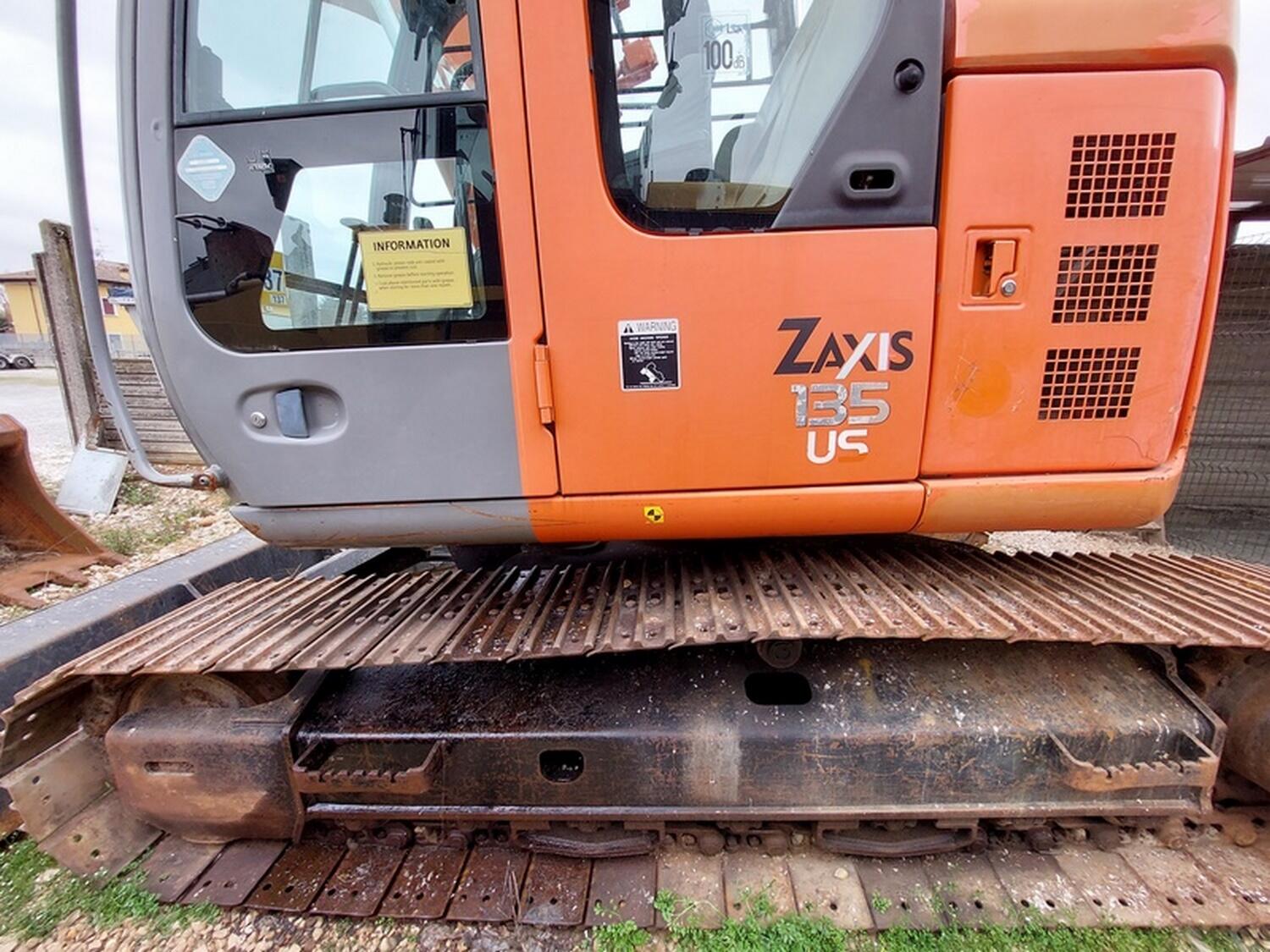 Lot Hitachi ZX135US crawler excavator