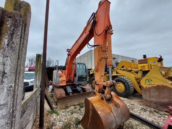 2#6884 Escavatore cingolato Hitachi ZX135US in vendita - foto 4