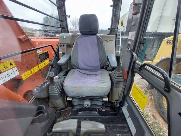 2#6884 Escavatore cingolato Hitachi ZX135US in vendita - foto 9