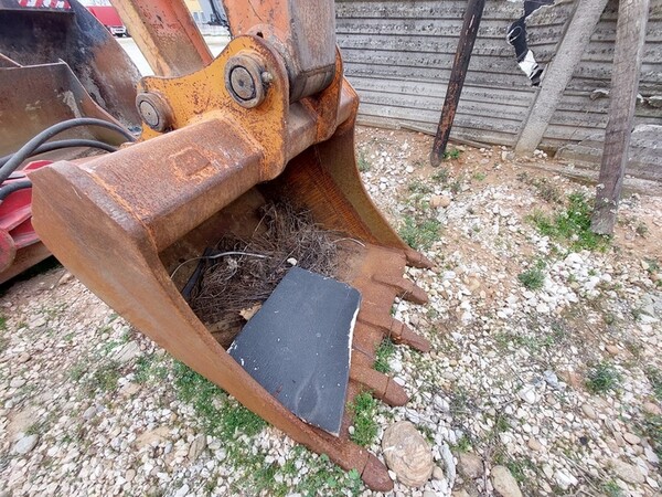 2#6884 Escavatore cingolato Hitachi ZX135US in vendita - foto 10