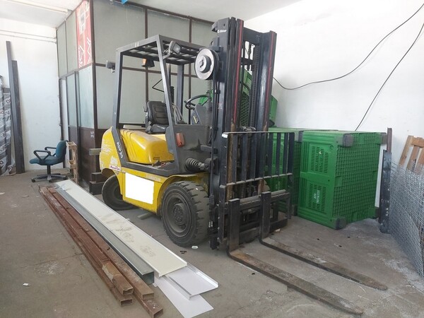 Carrelli elevatori in vendita