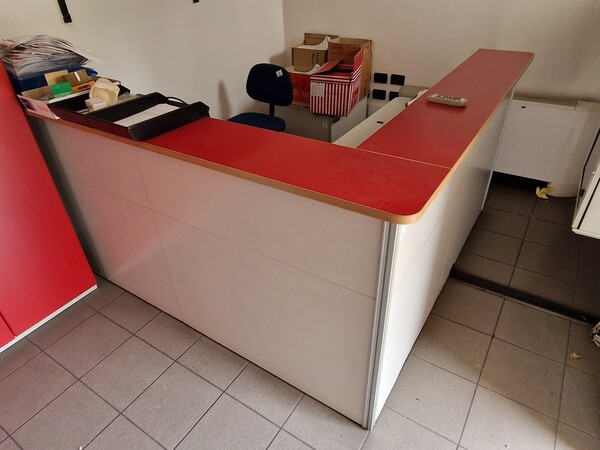 3#6900 Ricambi  e attrezzature per auto e ufficio in vendita - foto 2
