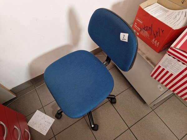 3#6900 Ricambi  e attrezzature per auto e ufficio in vendita - foto 7