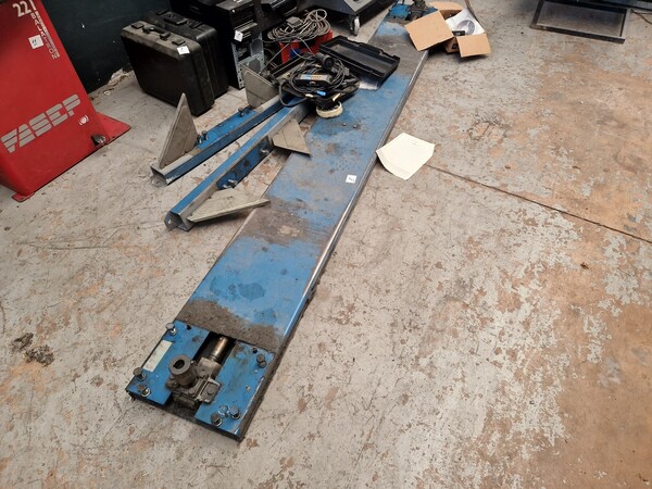 3#6900 Ricambi  e attrezzature per auto e ufficio in vendita - foto 21