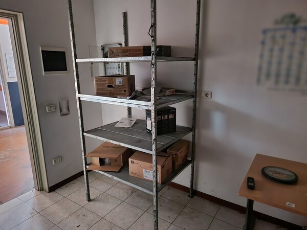 3#6900 Ricambi  e attrezzature per auto e ufficio in vendita - foto 31