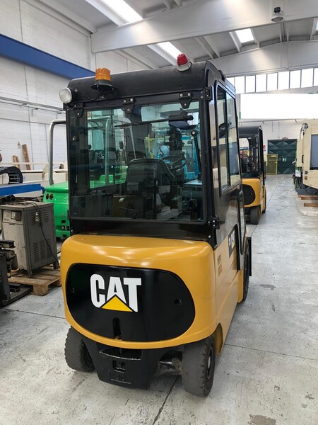 17#6911 Carrello elevatore Cat in vendita - foto 2