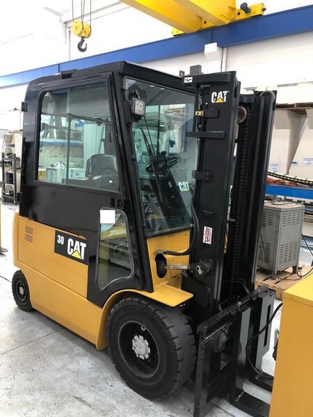 17#6911 Carrello elevatore Cat in vendita - foto 3