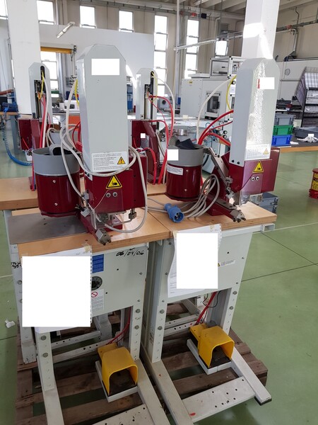 1#6912 Macchine pneumatiche per applicazione borchie ornamentali in vendita - foto 2