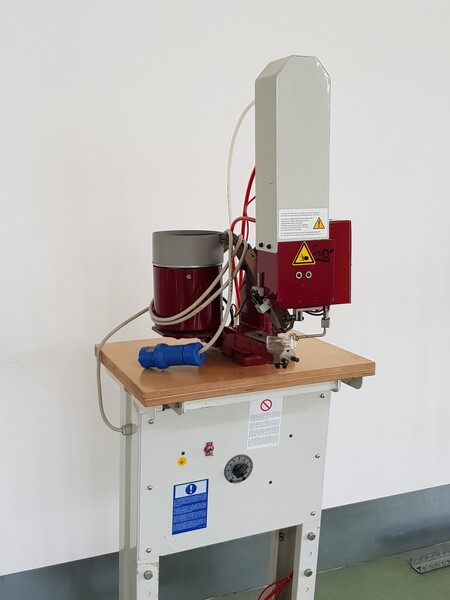 1#6912 Macchine pneumatiche per applicazione borchie ornamentali in vendita - foto 4