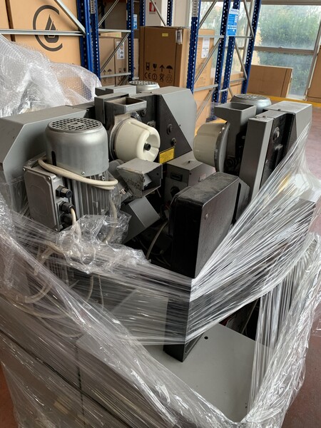 3#6912 Macchine automatiche per bottoni Sicom Srl in vendita - foto 1