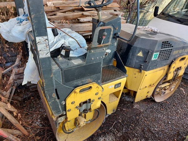 14#6932 Rullo compattatore Bomag in vendita - foto 4
