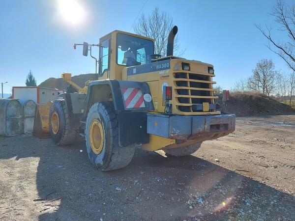 15#6932 Pala gommata Komatsu in vendita - foto 3