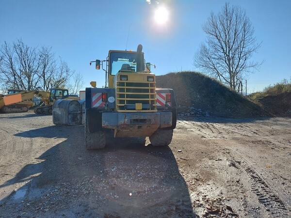 15#6932 Pala gommata Komatsu in vendita - foto 4