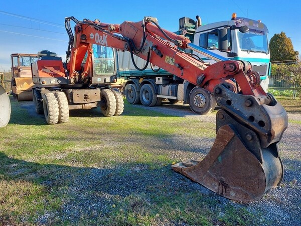 8#6932 Escavatore gommato O&K in vendita - foto 4