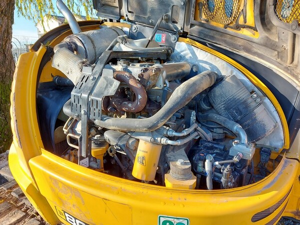 9#6932 Mini escavatore JCB in vendita - foto 3