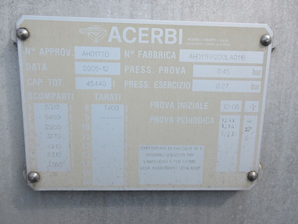 11#6937 Semirimorchio cisterna Acerbi in vendita - foto 17