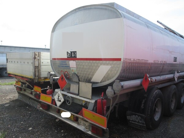 12#6937 Semirimorchio cisterna Bolgan in vendita - foto 1