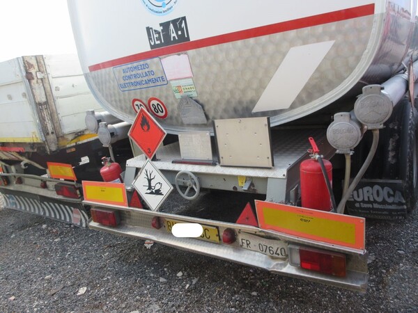 12#6937 Semirimorchio cisterna Bolgan in vendita - foto 2