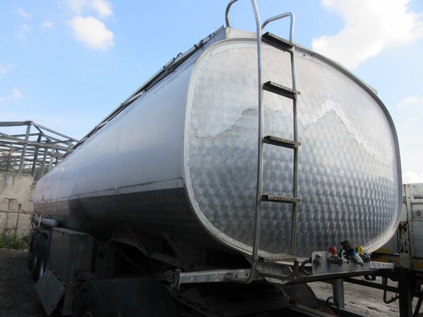 12#6937 Semirimorchio cisterna Bolgan in vendita - foto 4