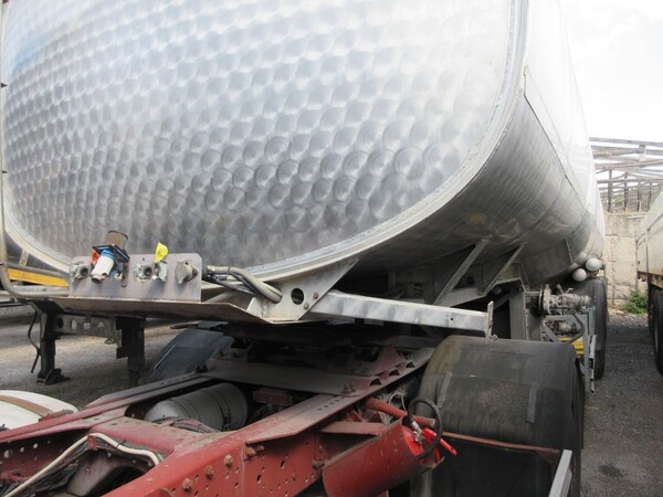 12#6937 Semirimorchio cisterna Bolgan in vendita - foto 6