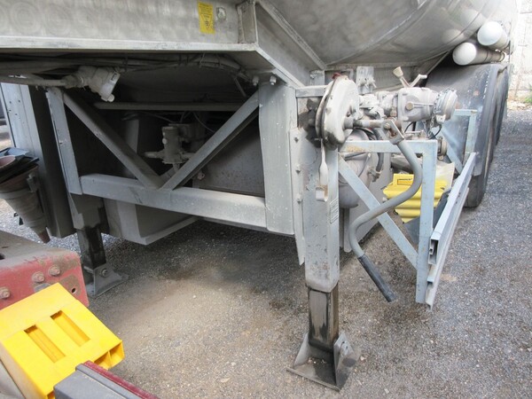 12#6937 Semirimorchio cisterna Bolgan in vendita - foto 7