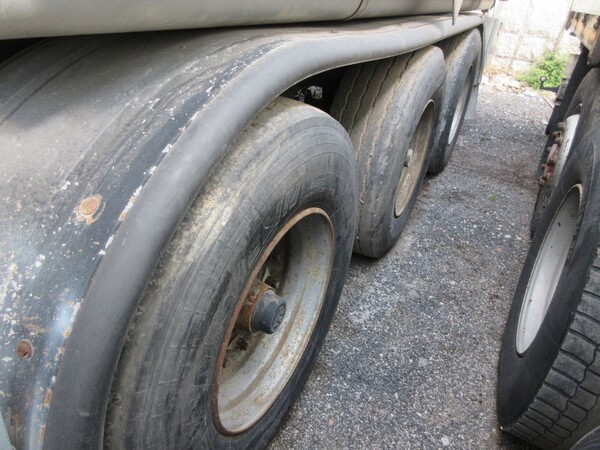 12#6937 Semirimorchio cisterna Bolgan in vendita - foto 9