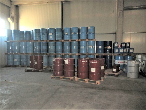 16#6938 Olio e lubrificanti per autotrazione in vendita - foto 33