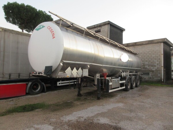9#6938 Semirimorchio cisterna in vendita - foto 8