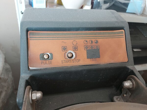 1#6945 Furgone isotermico Volkswagen Caddy e attrezzature da negozio in vendita - foto 18