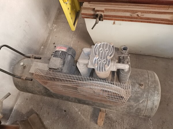 35#6949 Attrezzature e utensili per lavorazioni meccaniche in vendita - foto 2