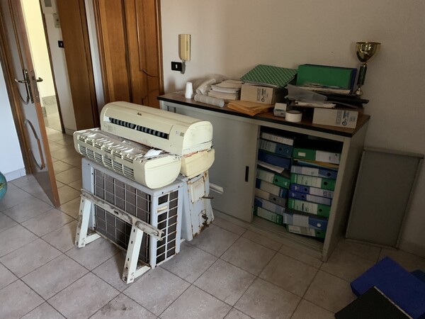 5#6949 Arredi e elettronica da ufficio in vendita - foto 3