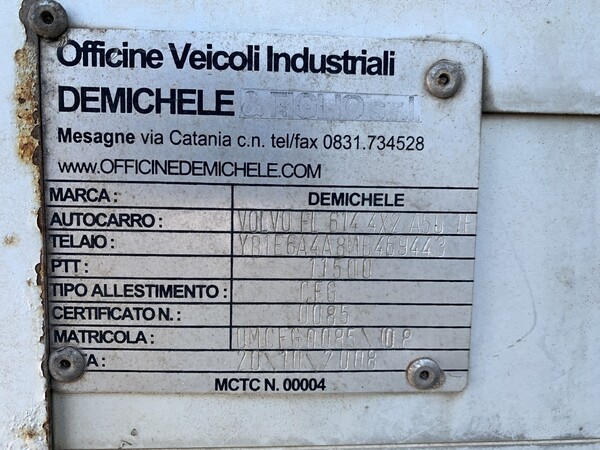6#6949 Autocarro Volvo FL 614 con gru in vendita - foto 4