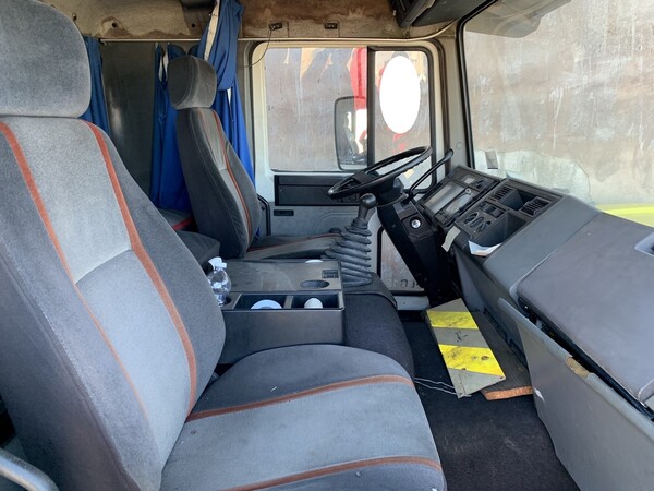 6#6949 Autocarro Volvo FL 614 con gru in vendita - foto 10