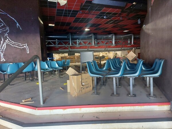 7#6952 Sedute in plastica in vendita - foto 1