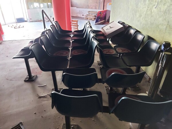 7#6952 Sedute in plastica in vendita - foto 3
