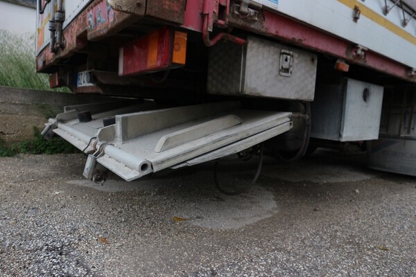 3#6954 Autocarri Iveco ed autovettura Mercedes in vendita - foto 13