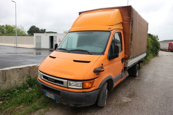 3#6954 Autocarri Iveco ed autovettura Mercedes in vendita - foto 22