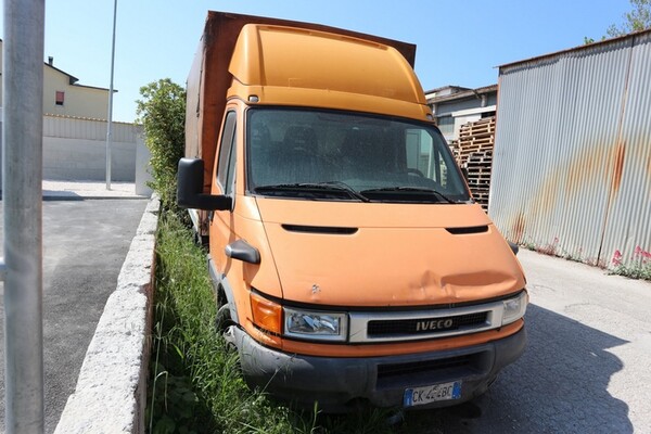 3#6954 Autocarri Iveco ed autovettura Mercedes in vendita - foto 32
