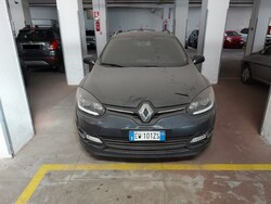 Autovettura Renault Megane Sportour e arredi per ufficio - Lotto 0 (Asta 6955)