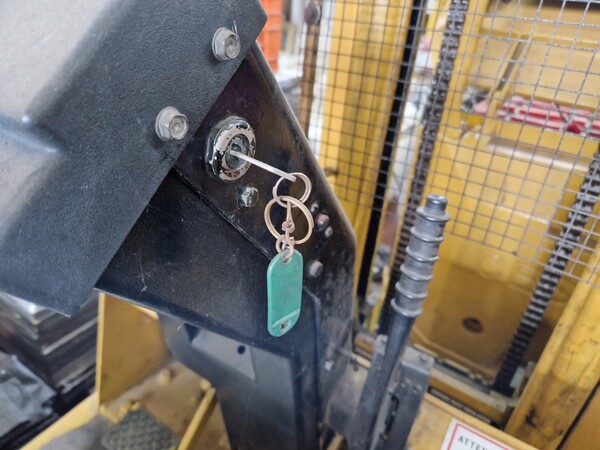 24#6960 Carrelli elevatori Caterpillar e Cesab in vendita - foto 5