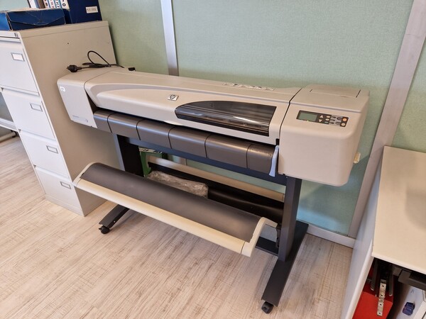 26#6960 Arredo e macchine elettroniche da ufficio in vendita - foto 1