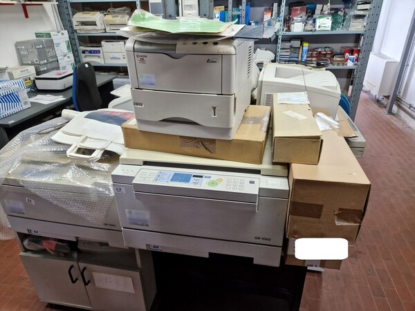 26#6960 Arredo e macchine elettroniche da ufficio in vendita - foto 22