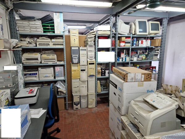 26#6960 Arredo e macchine elettroniche da ufficio in vendita - foto 26