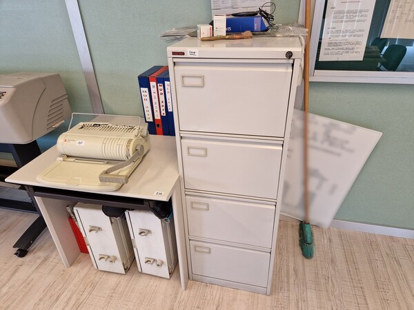 26#6960 Arredo e macchine elettroniche da ufficio in vendita - foto 32