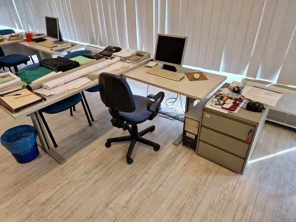 26#6960 Arredo e macchine elettroniche da ufficio in vendita - foto 37