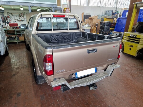 5#6960 Autocarro Isuzu D-MAX LS 3.0 td 4wd in vendita - foto 2