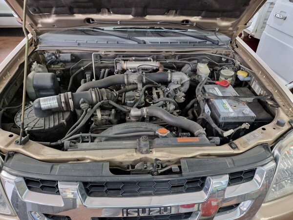 5#6960 Autocarro Isuzu D-MAX LS 3.0 td 4wd in vendita - foto 9