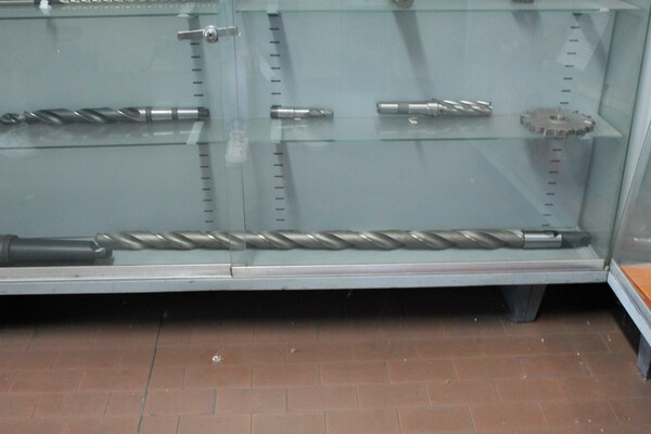 13#69640 Ricambi e utensili officina meccanica in vendita - foto 35